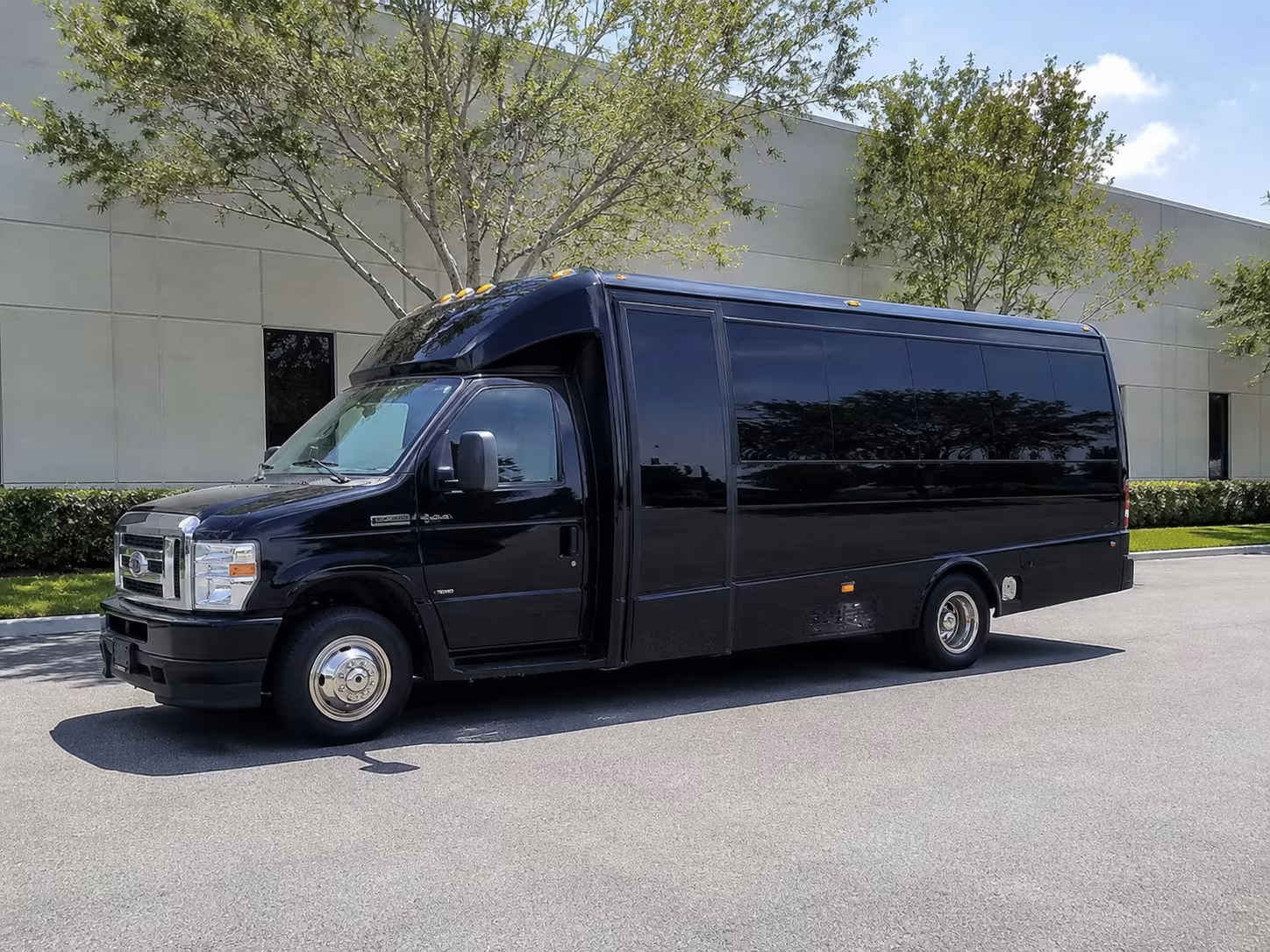 airport transfer buses between castle rock and denver international airport
