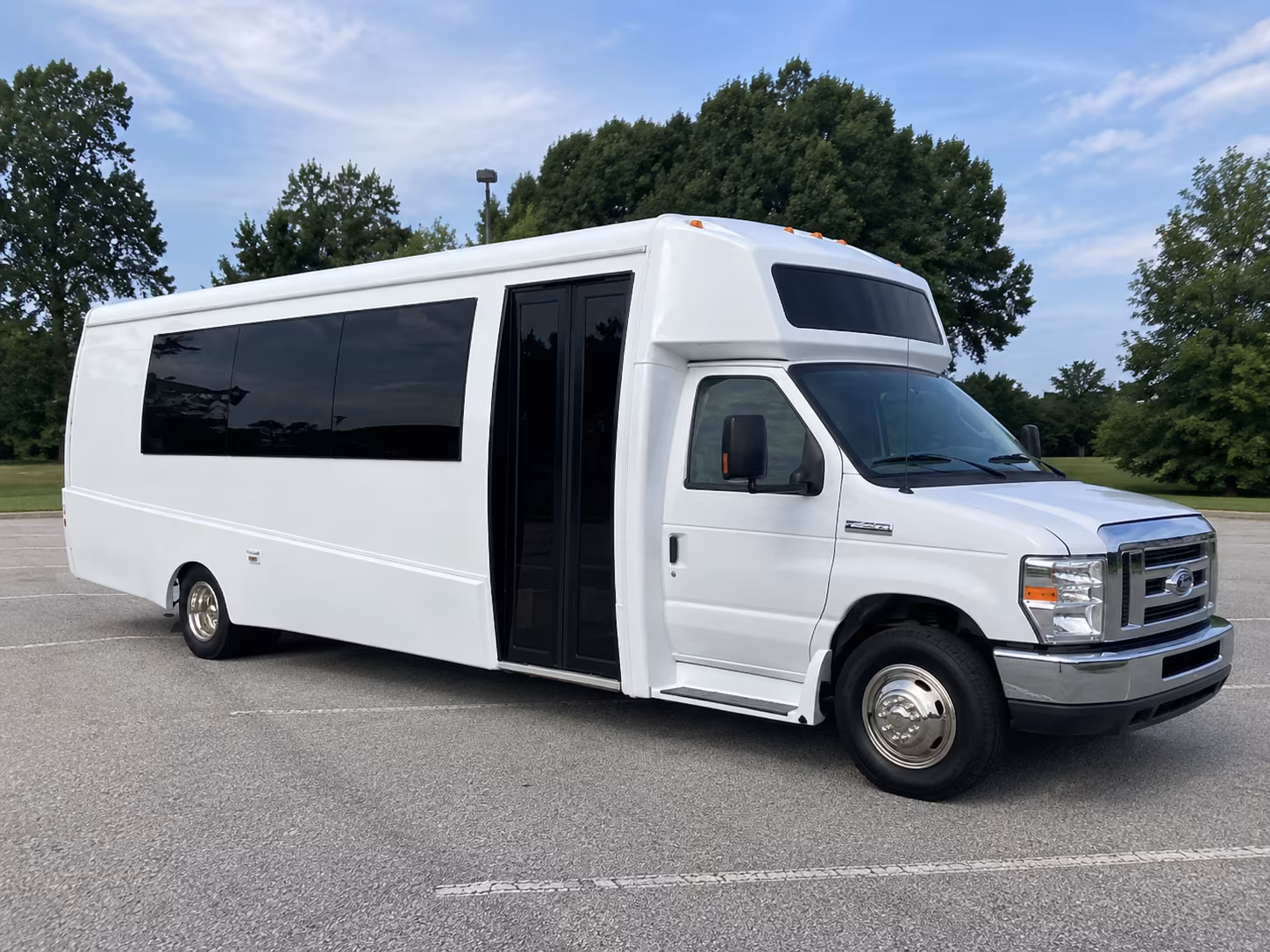castle rock 18 passenger party bus