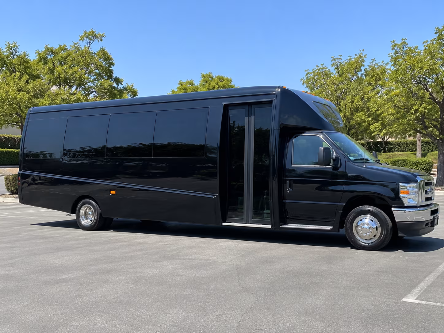 charter bus rentals for large castle rock prom groups and school coordinated trips