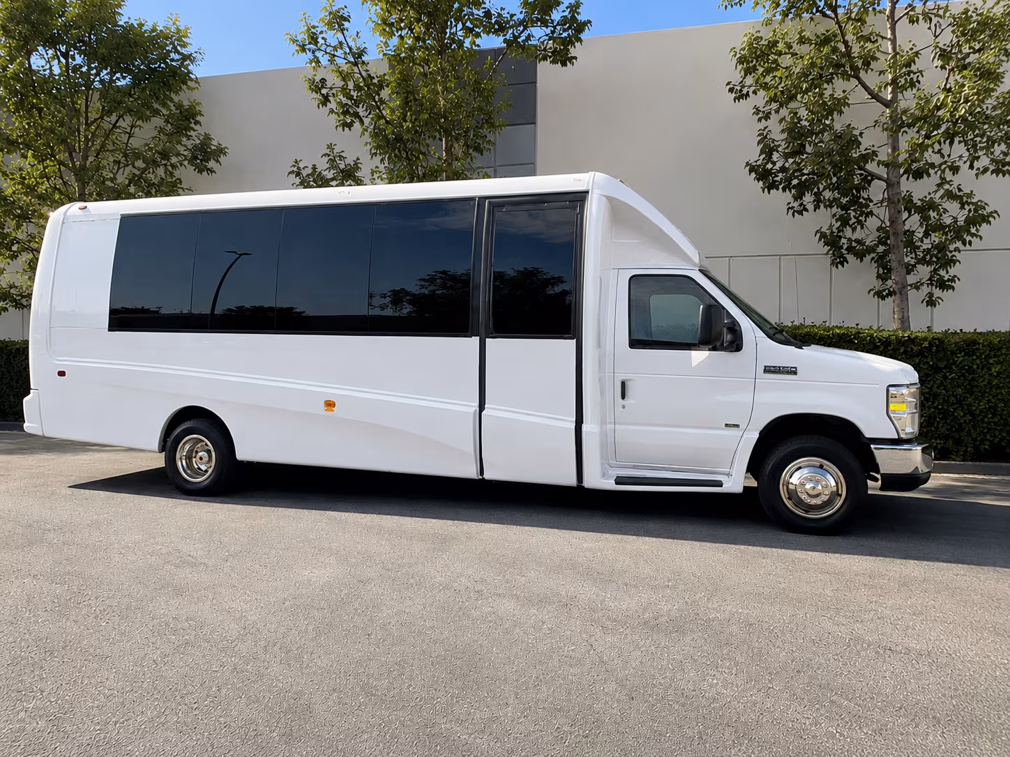 charter buses for castle rock wedding groups and shuttle services