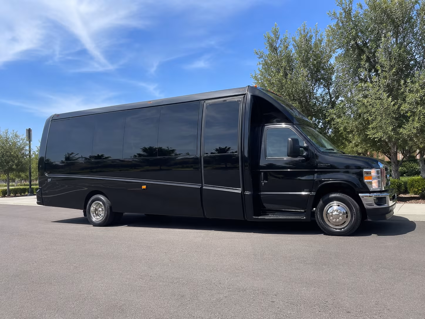 employee shuttle buses for castle rock commuters and corporate campuses